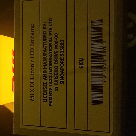 I have Multiple ones - Mighty Jaxx x Dhl Led Box Table Lamp - Picture 3 of 3